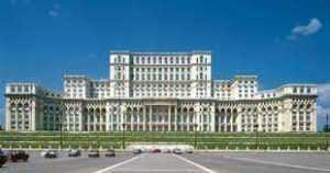 Alina Gorghiu: „Înainte de a le recomanda oamenilor să reducă risipa de energie, autoritățile publice să dea exemplu” 1 Alina G. Palatul Parlamentului