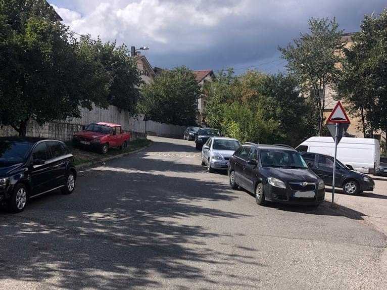 limitatoare viteza pitesti 1 - Continuă lucrările de reabilitare a parcărilor de reședință din Pitești
