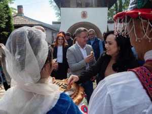 Simona Bucura Oprescu: „Cu toții ne dorim legi mai bune pentru români” 2 Simona Bucura