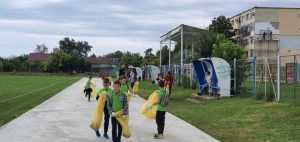 Peste 300 de persoane din Costești au participat la „Ziua de Curățenie Națională” 1 la Costești