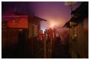 Incendiu în Pitești! A ars o anexă pe o suprafață de aproximativ 40 mp 1 Incendiu anexă Pitești