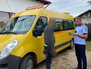 Inconștientul pământului! Conducea beat microbuzul cu elevi! 1 sofer autobuz scolar - Inconștientul pământului! Conducea beat microbuzul cu elevi!