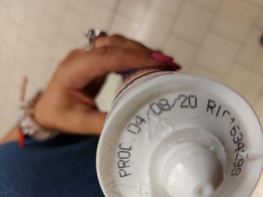 auchan10 - Imagini cu mizeria și produsele stricate de la Auchan, inclusiv la Pitești