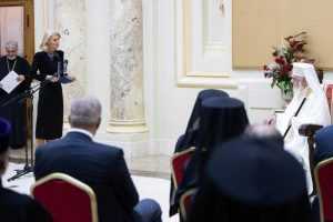 alina stefania gorghiuuu - Președintele interimare a Senatului, Alina-Ștefania Gorghiu a participat la sărbătorirea a 15 ani de la întronizarea Preafericitului Părinte Daniel!