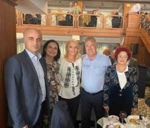 Peste 400 de vârstnici din Argeș au petrecut, la Cornul Vânătorului, alături de liberali 2 liberali