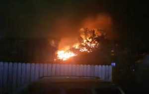 Casa unei bătrâne din Argeș a fost înghițită de flăcări! Au ars 70mp! 1 incendiu bradu - Casa unei bătrâne din Argeș a fost înghițită de flăcări! Au ars 70mp!