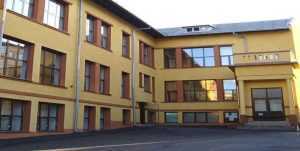 Profesor de religie de la un colegiu din Pitești – acuzat de o elevă de agresiune sexuală! 1 COLEGIUL MARIA TEIULEANU FOTO ECOPIT.EU - Profesor de religie de la un colegiu din Pitești – acuzat de o elevă de agresiune sexuală!