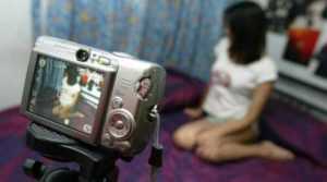 trafic minori proxeneti 800x445 1 - Doi argeșeni au ajuns în pușcărie! Unul pentru trafic de minori, iar altul pentru nerespectarea ordinului de protecție