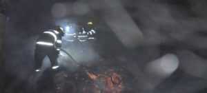 incendiu dambocita 1536x692 1 - Un incendiu a izbucnit la două anexe dintr-o gospodărie!