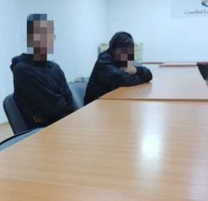Doi minori de 15 și 16 ani au fost săltați de polițiști noaptea trecută în Pitești! 2 minori - Doi minori de 15 și 16 ani au fost săltați de polițiști noaptea trecută în Pitești!