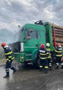 camion incendiu