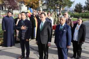 (Video) Ludovic Orban la Pitești! A participat la ceremoniile organizate cu ocazia Zilei Armatei Române 1 Orban pitesti