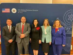 Simona Bucura Oprescu: „Numărul femeilor consilieri, primari, parlamentari și membri ai Guvernului trebuie să crească!” 1 Simona BO