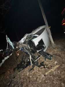 accident grav masina stalp - El e tânărul de 19 ani mort în accidentul rutier din Argeș!