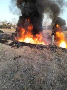 ACUM! Incendiu în Argeș după scurgerea unor reziduri! 1 incendiu - ACUM! Incendiu în Argeș după scurgerea unor reziduri!