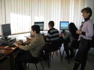 Burse până la 500 lei pe lună pentru elevii din învăţământul special argeşean 22 burse elevi invatamant special