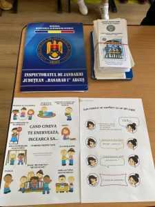 WhatsApp Image 2022 11 11 at 14.02.47 1 - Aproximativ 400 de elevi argeșeni au primit în ultima săptămână vizita jandarmilor