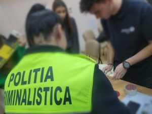 Meseria de polițist, pe înțelesul tinerilor, la evenimentul Ziua Carierei 2 polițist