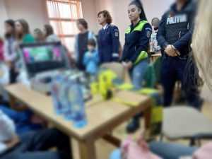 Meseria de polițist, pe înțelesul tinerilor, la evenimentul Ziua Carierei 1 polițist