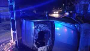 Accident în Argeș! Un autoturism s-a răsturnat și a lovit un stâlp de beton! 1 WhatsApp Image 2022 11 13 at 22.49.36 1 - Accident în Argeș! Un autoturism s-a răsturnat și a lovit un stâlp de beton!