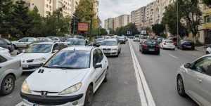 Atenție! Șoferii trec și pe roșu! Semafoarele din Pitești sunt „de decor”! 14 semaforesti