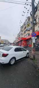 315309744 505411541613198 7538812636921529419 n - Indicatoare cu semnificația ,,Oprirea interzisă” montate pe un bulevard din Pitești