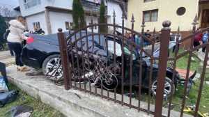 accident - Accident rutier cu 2 autoturisme în Rucăr! O victimă implicată!
