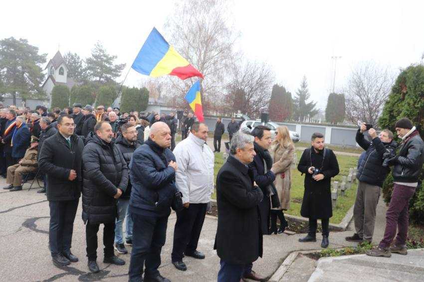 Delegatia Forta Dreptei Arges la depuneri coroane 1 DEcembrie Sursă foto: Forța Dreptei Argeș