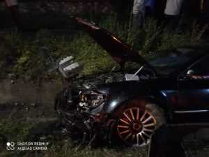 noapte accident - Argeș! Mașină intrată într-un cap de pod! 4 victime implicate!