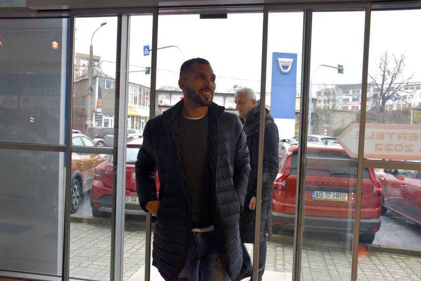 VIZITA DAPEROM 8 - Noile modele Dacia testate de fotbaliștii FC Argeș, în showroom-ul Daperom