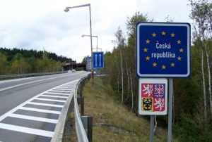 S-a prelungit perioada controalelor la frontiera cu Slovacia 14 Sursă foto: ziarulromanesc.de.