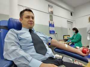 isu arges - Reprezentanții ISU Argeș au dat startul donării de sânge în prag de sărbători!