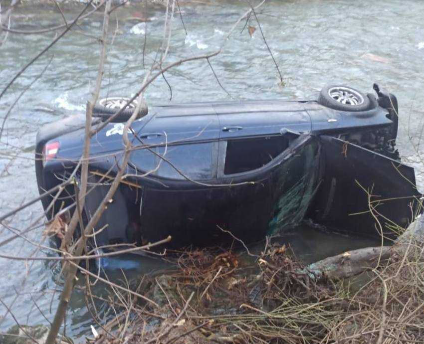 masina-rasturnata-parau