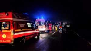 Accident mortal! O ambulanță tamponată de un autotren a lovit un minor de 11 ani! 1 accident-smurd-ambulanta