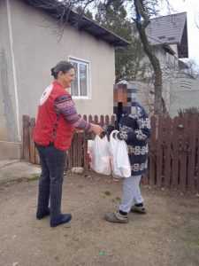 Familiile nevoiașe din Costești au primit pachete cu alimente 2 321353075 528391555976352 2307326849088624086 n - Familiile nevoiașe din Costești au primit pachete cu alimente