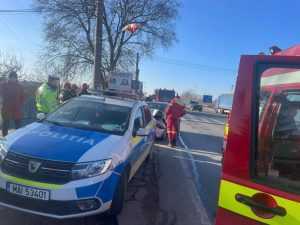 ACUM! Accident rutier cu 2 autoturisme în Ștefănești! 2 accident politie smurd - ACUM! Accident rutier cu 2 autoturisme în Ștefănești!