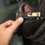 hot buzunare furt geanta portofel - Furt în spital! I-a luat portofelul și a folosit ilegal un card bancar!