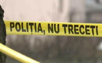 politia-nu-treceti bărbat