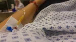 Tânărul accidentat la Bascov este în stare critică! Se află în Secția ATI! 20 oana roman2 1 26486700 spital perfuzie - Tânărul accidentat la Bascov este în stare critică! Se află în Secția ATI!