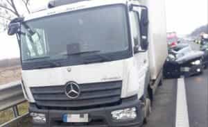 ACUM! Accident grav între o mașină și un camion în Argeș! O victimă încarcerată! 1 accident camion e1673255222683 - ACUM! Accident grav între o mașină și un camion în Argeș! O victimă încarcerată!