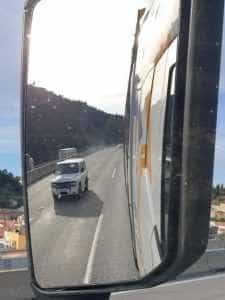 Imaginea a făcut furori pe Facebook. Un ARO din Argeș, văzut pe o autostradă din Spania 2 ARO3 - Imaginea a făcut furori pe Facebook. Un ARO din Argeș, văzut pe o autostradă din Spania