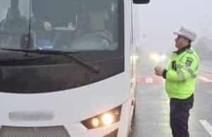 Făcea pe șoferul de microbuz în Pitești! Polițiștii i-au stricat jocul! 17 ipj actiune e1681392947303 - Făcea pe șoferul de microbuz în Pitești! Polițiștii i-au stricat jocul!