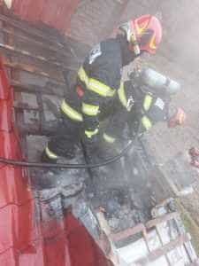 WhatsApp Image 2023 01 15 at 22.09.10 - (VIDEO) Incendiu la o casă din comuna Mălureni!