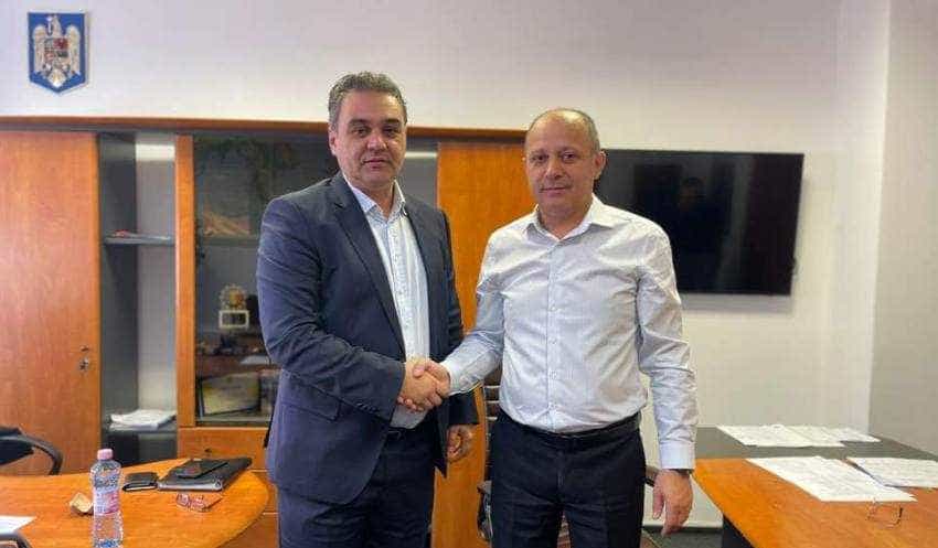 Cosmin Petrescu la discutii cu Daniel Cadariu ministrul Turismului1 Sursă foto: PNL Argeș