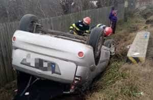 masina rasturnata - Argeș: Mașină răsturnată! Un bărbat a fost rănit