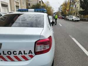 Ai grijă unde îți lași mașina. Sute de amenzi pentru parcări neregulamentare, în Pitești! 1 Sursă foto: Facebook Primăria Municipiului Pitesti.