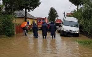 COD PORTOCALIU ÎN ARGEȘ! Avertizări de inundații 30 image 2018 06 30 22539927 0 sute persoane evacuate urma inundatiilor - COD PORTOCALIU ÎN ARGEȘ! Avertizări de inundații