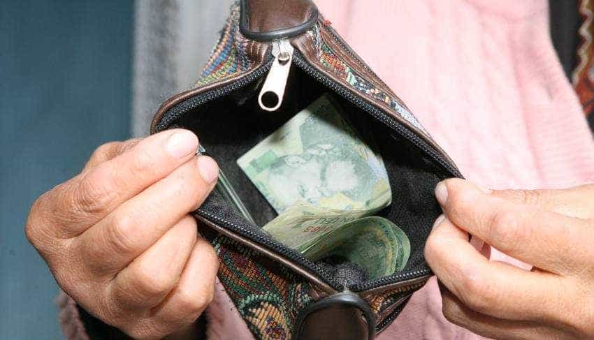 portofel aproape gol Sursă foto: evz.ro.