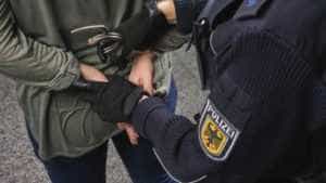 Argeșean arestat pentru 30 de zile, după ce încălcat un ordin de protecție emis față de fosta concubină! 1 femeie arestata - Argeșean arestat pentru 30 de zile, după ce încălcat un ordin de protecție emis față de fosta concubină!