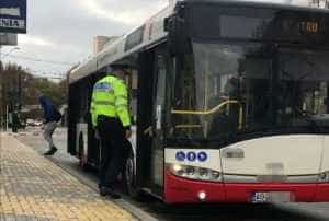 politie publitrans autobuz 1 640x430 1 - Hoață în autobuzele din Pitești - fura din gențile călătorilor!